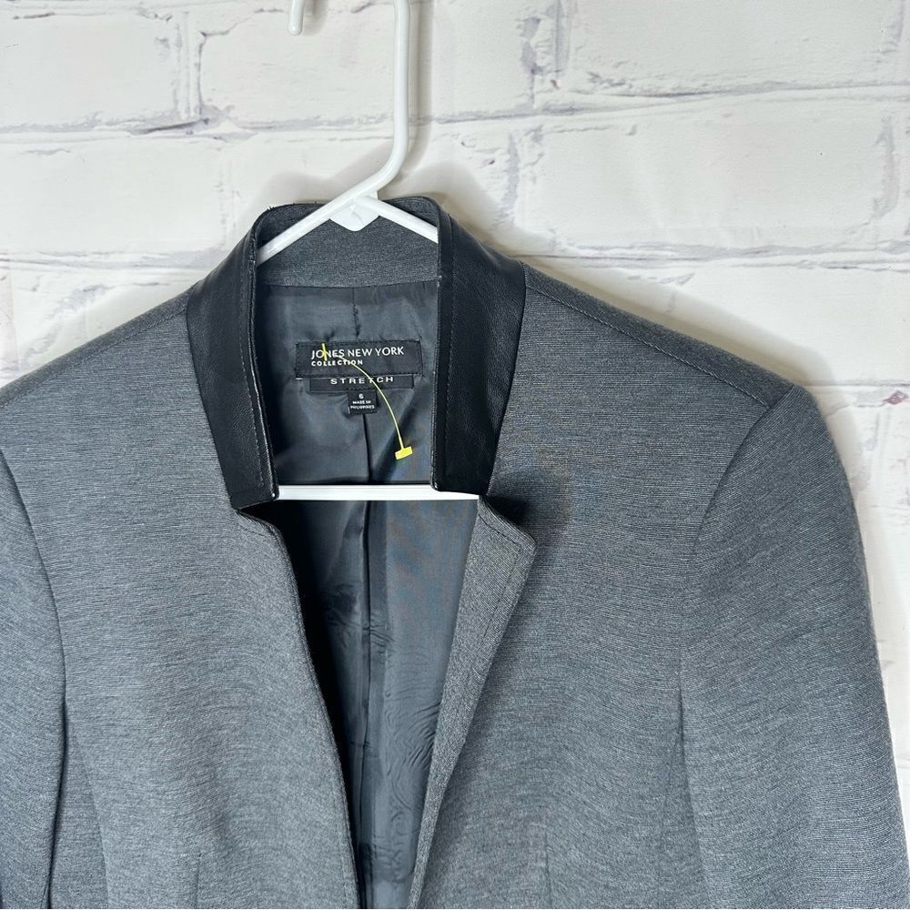 Jones New York size 6 gray blazer - Picture 3 of 7